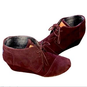 TOMS | Burgundy Merlot Suede Wedge